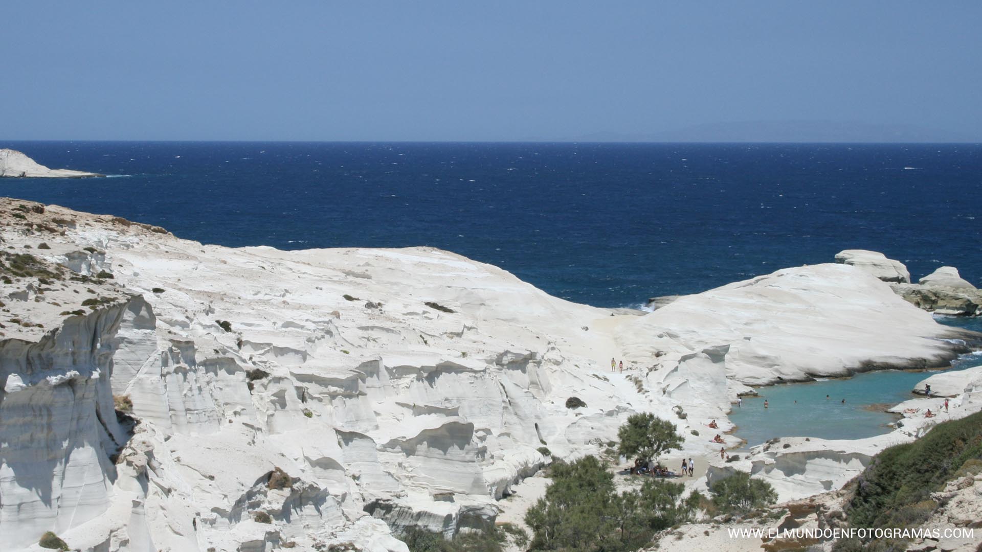 playa-Sarakiniko-Milos